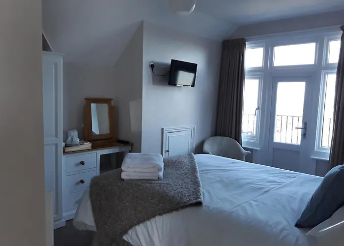 Breakers Bed And Breakfast